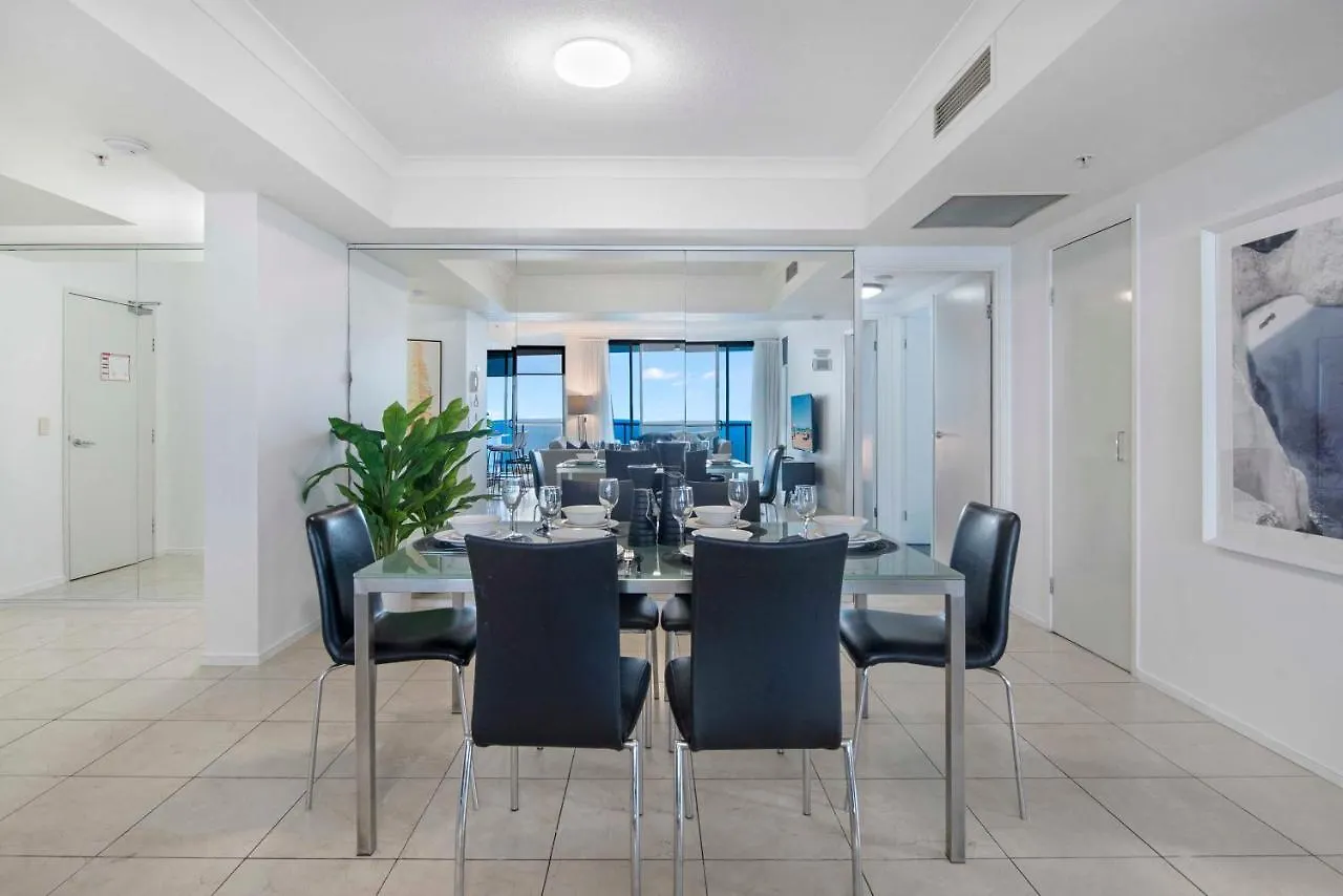 High Floor - Chevron Renaissance - Self Contained & Privately Managed - Wow 아파트