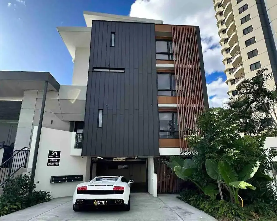 Apartamento 3bd 1 Block From Brand New