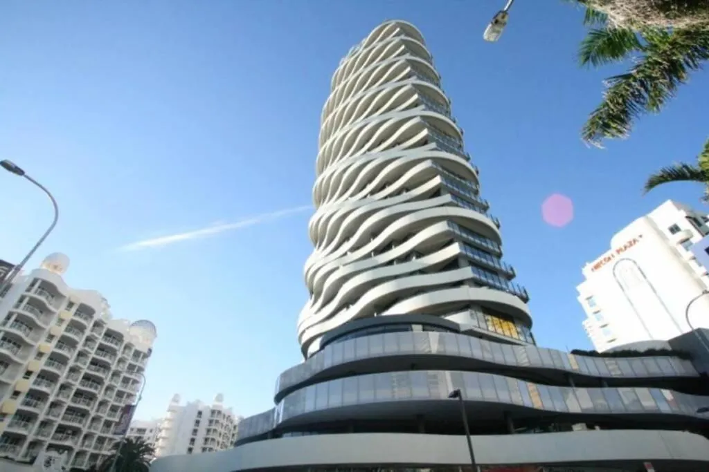 24th Floor Luxury, The Wave Broadbeach *