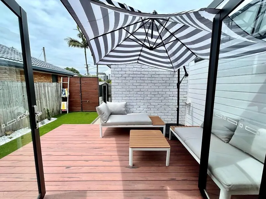 Seashell Beach House - At Mermaid Beach Villa *