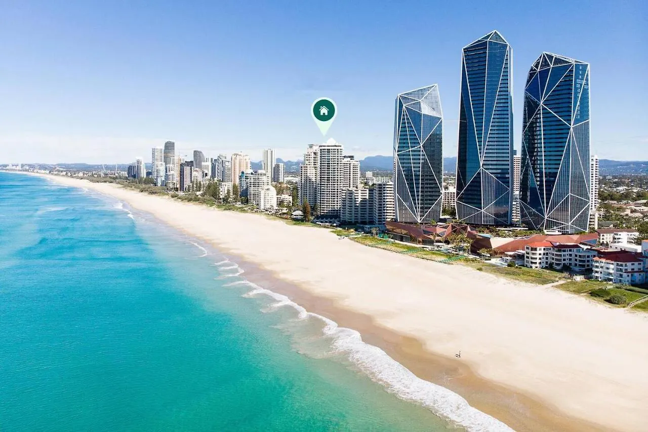 Beachfront Resort-style In Surfers Paradise