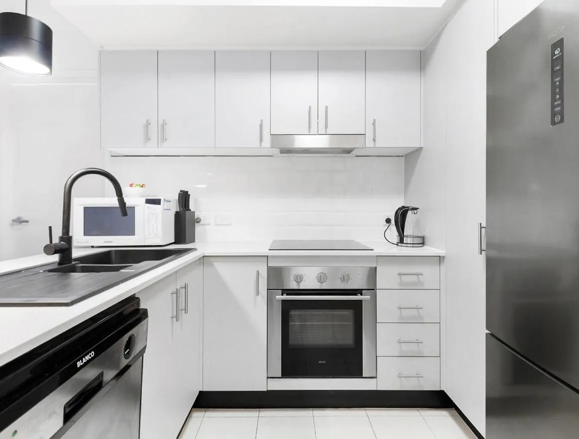 Apartment Broadwater Parklands Paradise-one & Two Bedroom *
