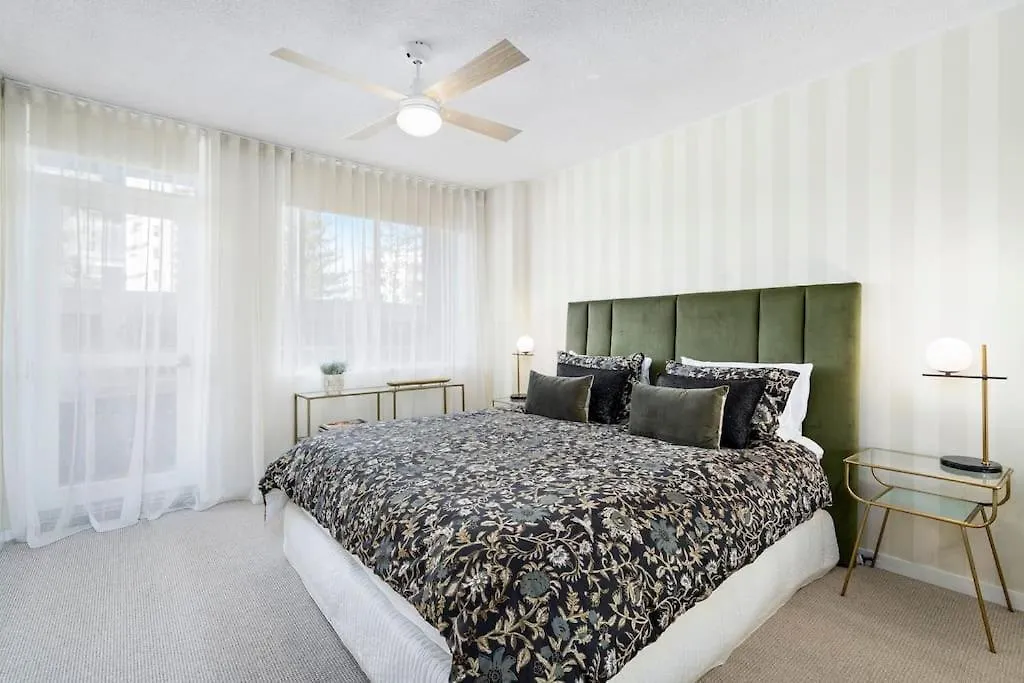 Beachfront Bliss 2 Bd Broadbeach Apartment Gold Coast