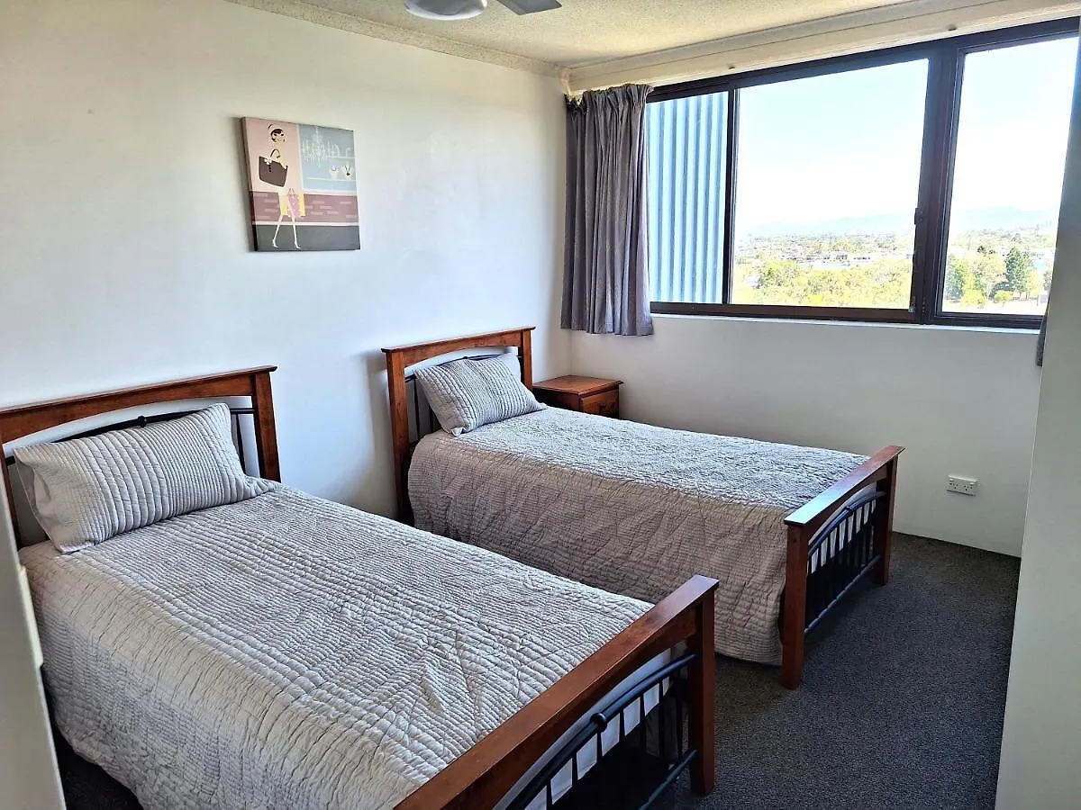 Supa Sized 3 Bedroom 2 Bath * غولد كوست