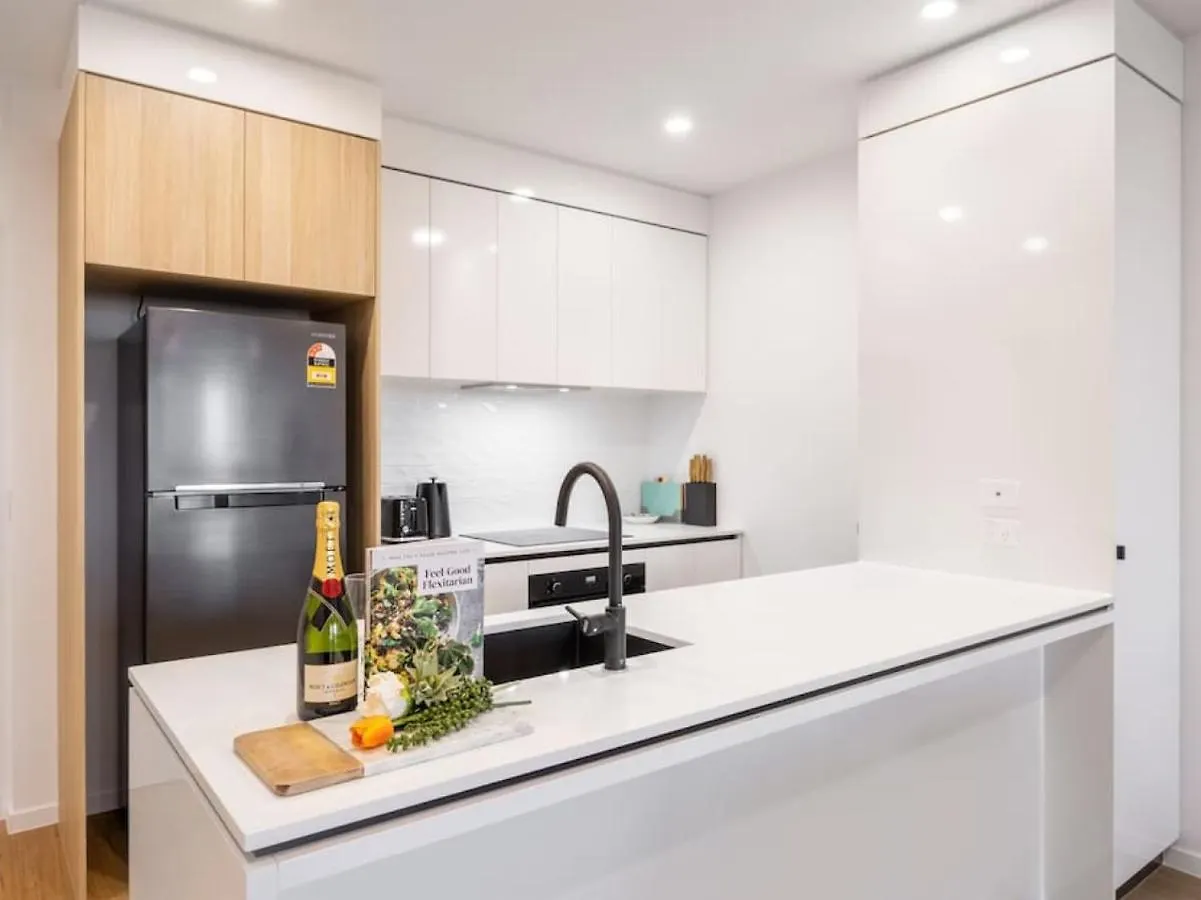 Brandnew Two Bed In Surfers Paradise With Carpark