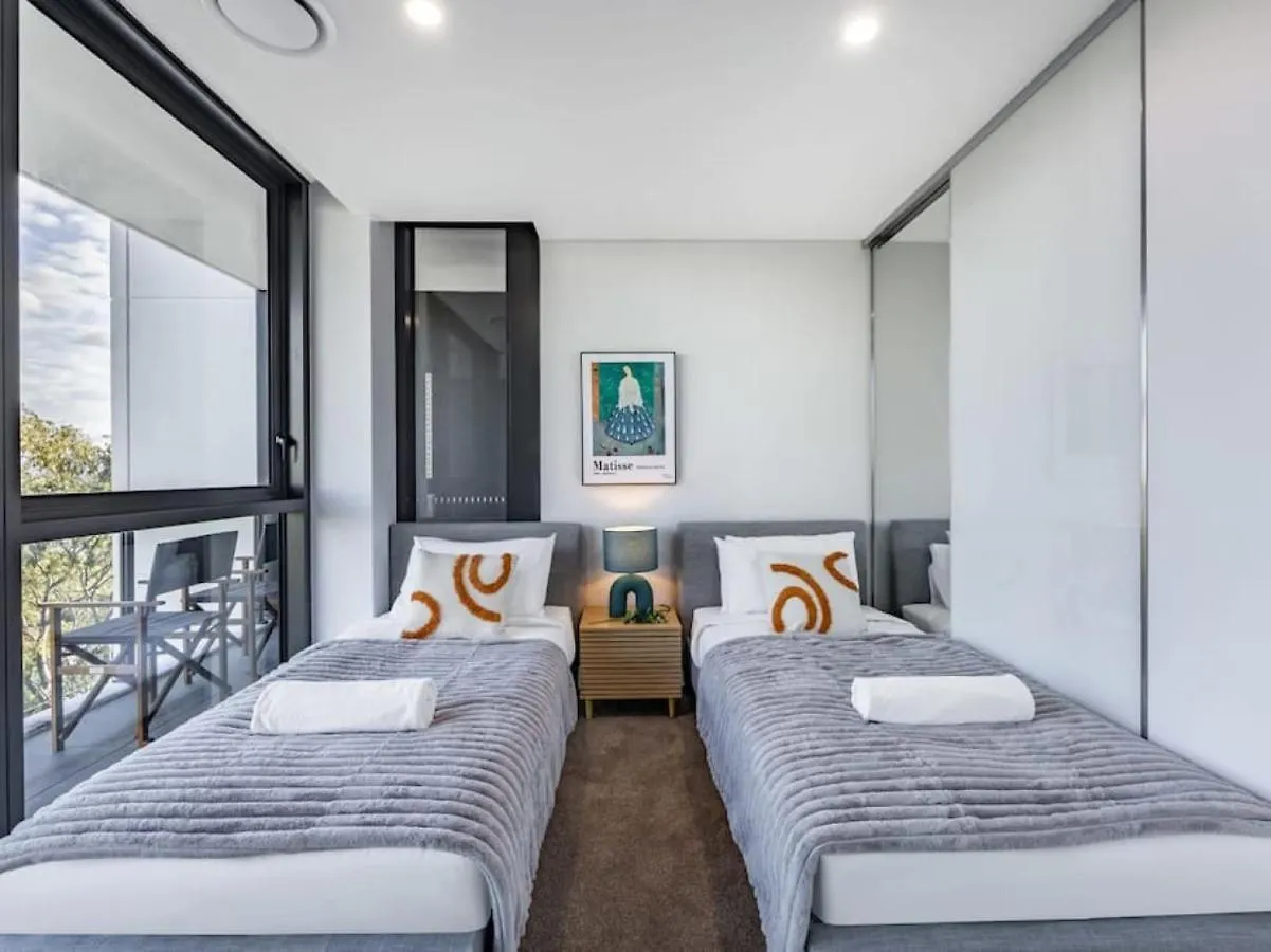 Brandnew Two Bed In Surfers Paradise With Carpark Apartment *