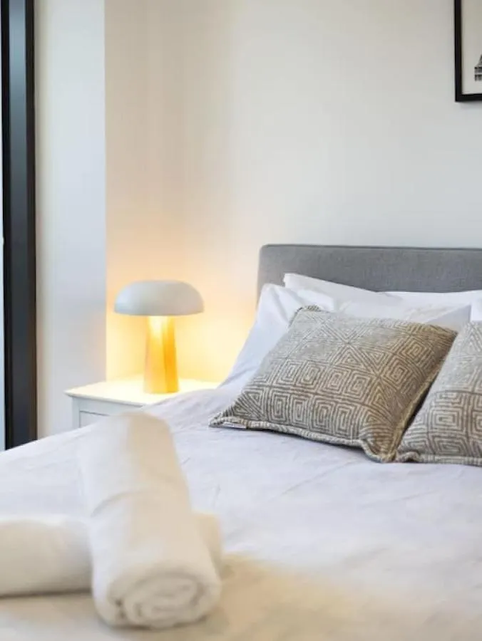 Comfortable 1br With Pool And Carpark Apartment Gold Coast