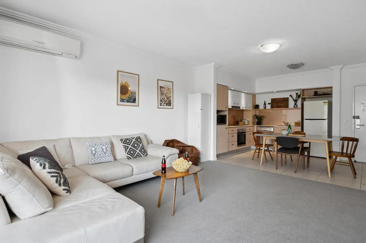 Luxury Varsity-robina-bond Apartmán *