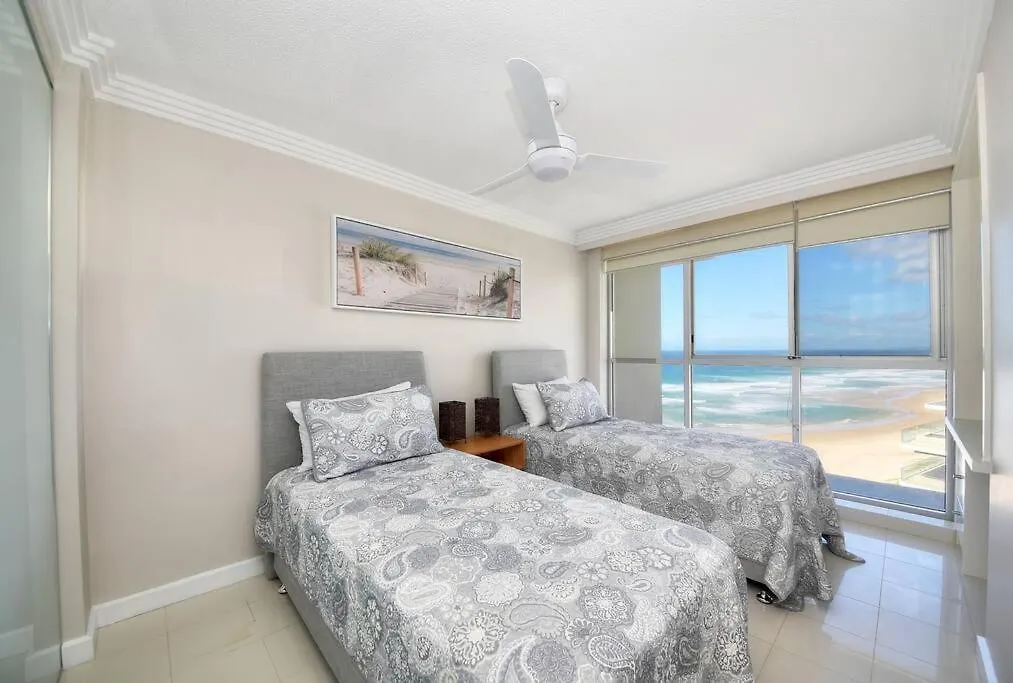 Spectacular Luxury Beachfront Apartment *
