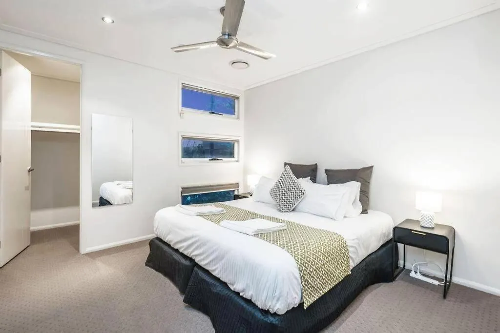 Large Spacious 4br4b Surfers With Pool 1 Semesterbostad *