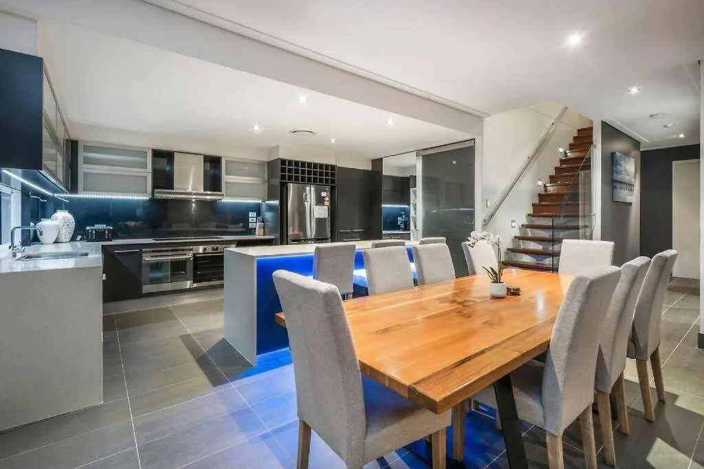 Large Spacious 4br4b Surfers With Pool 1 Guldkusten