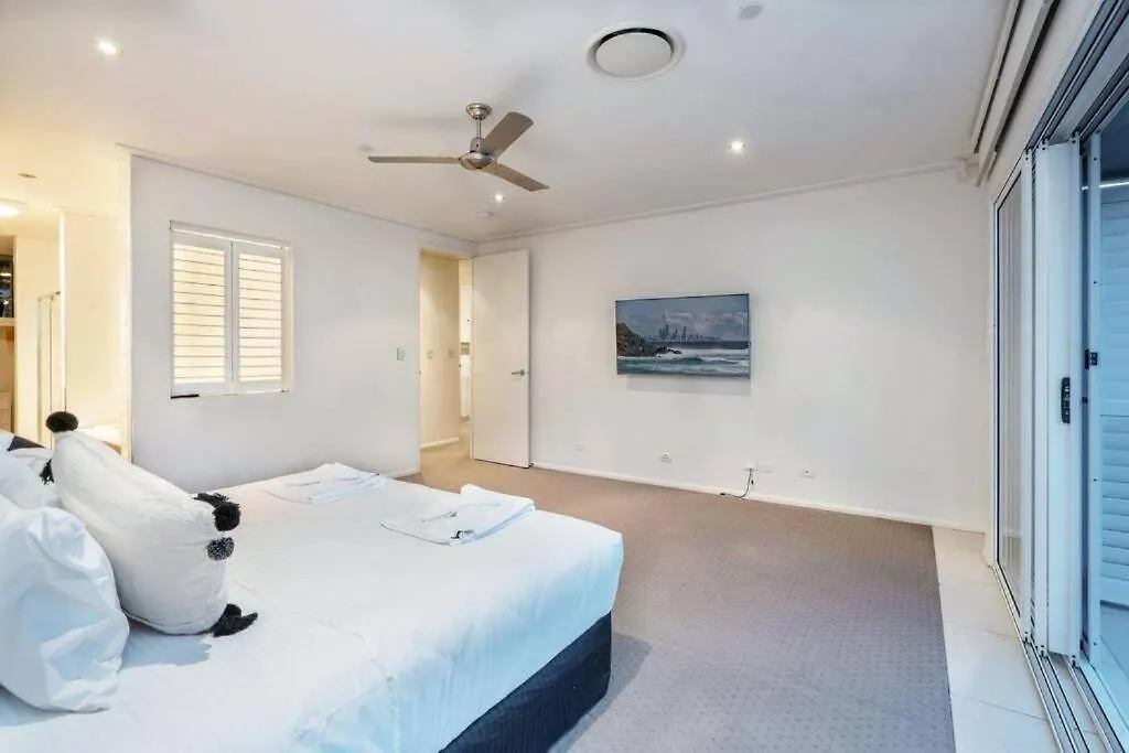Semesterbostad Large Spacious 4br4b Surfers With Pool 1 Guldkusten