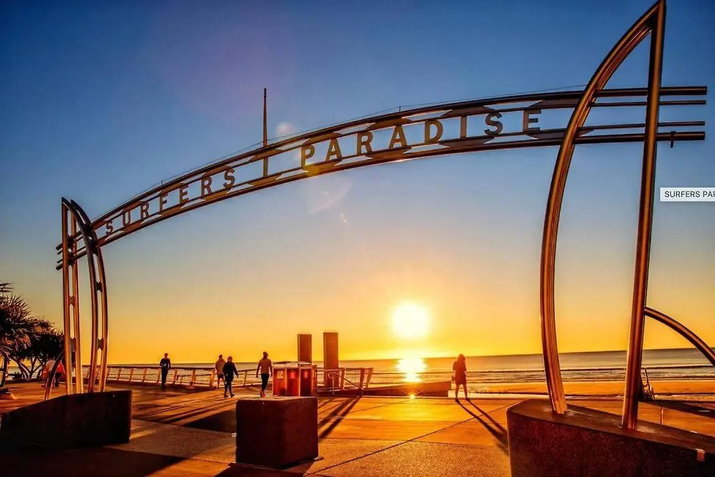 Large Spacious 4br4b Surfers With Pool 1 Semesterbostad *