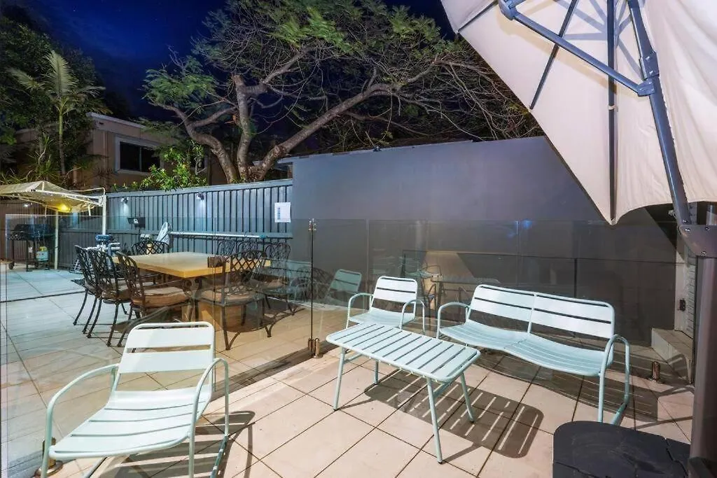 Large Spacious 4br4b Surfers With Pool 1 Semesterbostad *