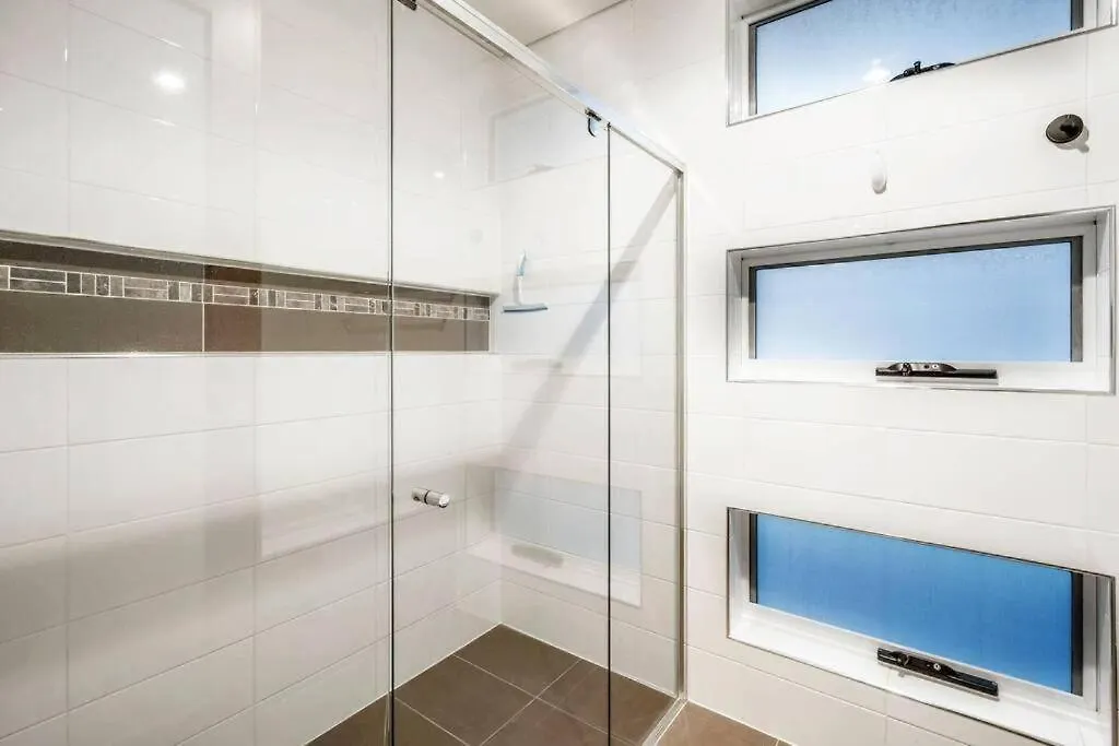 Large Spacious 4br4b Surfers With Pool 1 Guldkusten