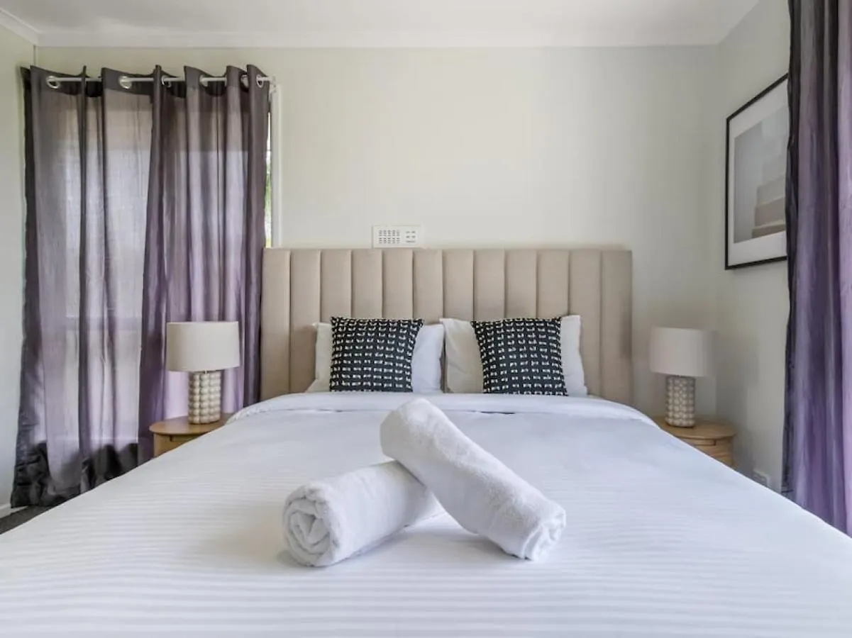 Luxury 5br Retreat Family House With Pool In Gc בית נופש גולד קוסט