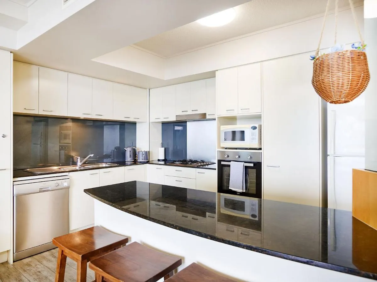 Broadbeach On The Park 2-bedroom Apartment
