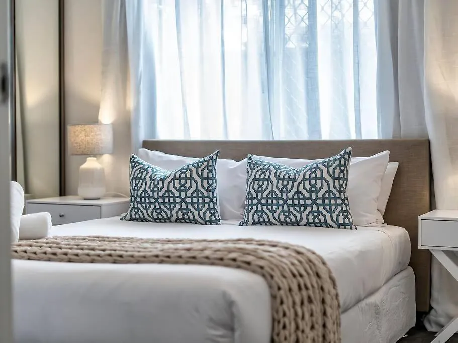 Southport Oasis 6br Pool Central * 골드코스트