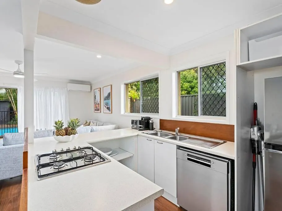 빌라 Southport Oasis 6br Pool Central 골드코스트