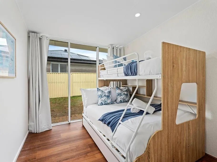 Southport Oasis 6br Pool Central 빌라