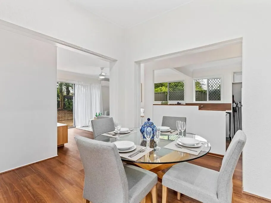 Southport Oasis 6br Pool Central 골드코스트
