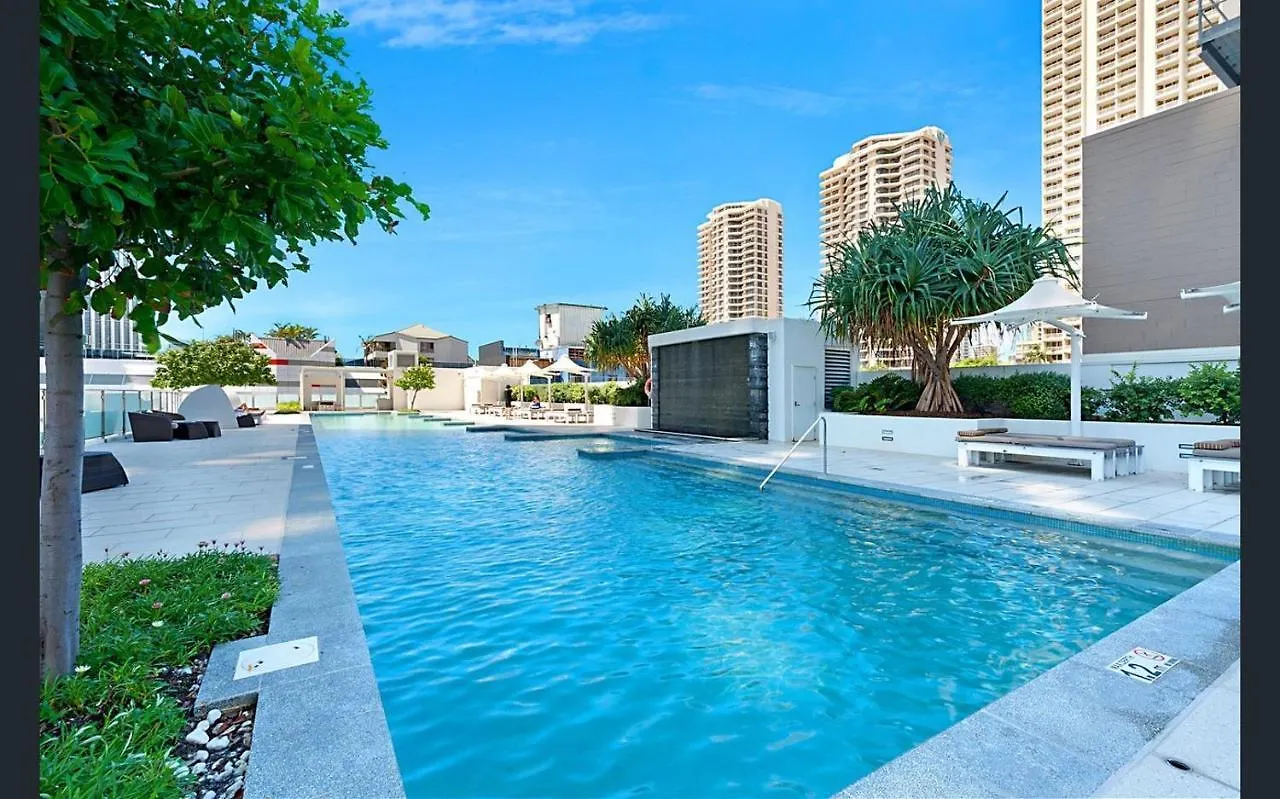 Hilton 2 Bed 2 Bath With Car Park 12704 غولد كوست