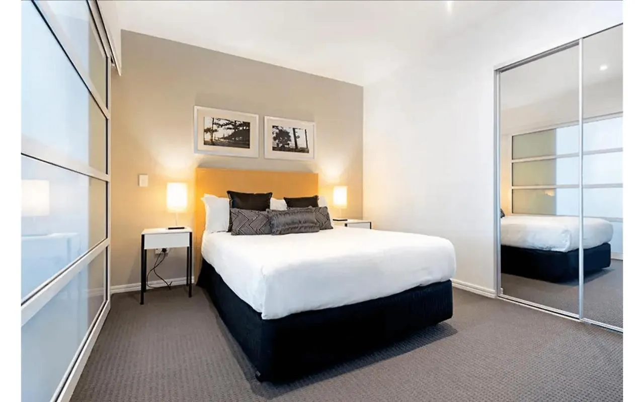 Hilton 2 Bed 2 Bath With Car Park 12704 * غولد كوست