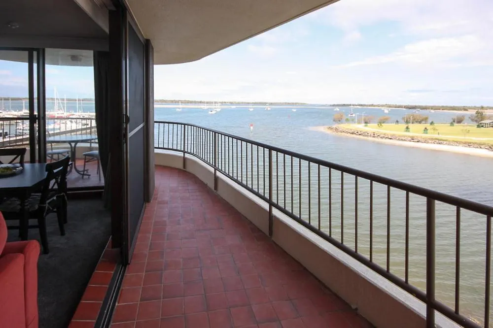 Broadwater Shores Waterfront 3* Gold Coast
