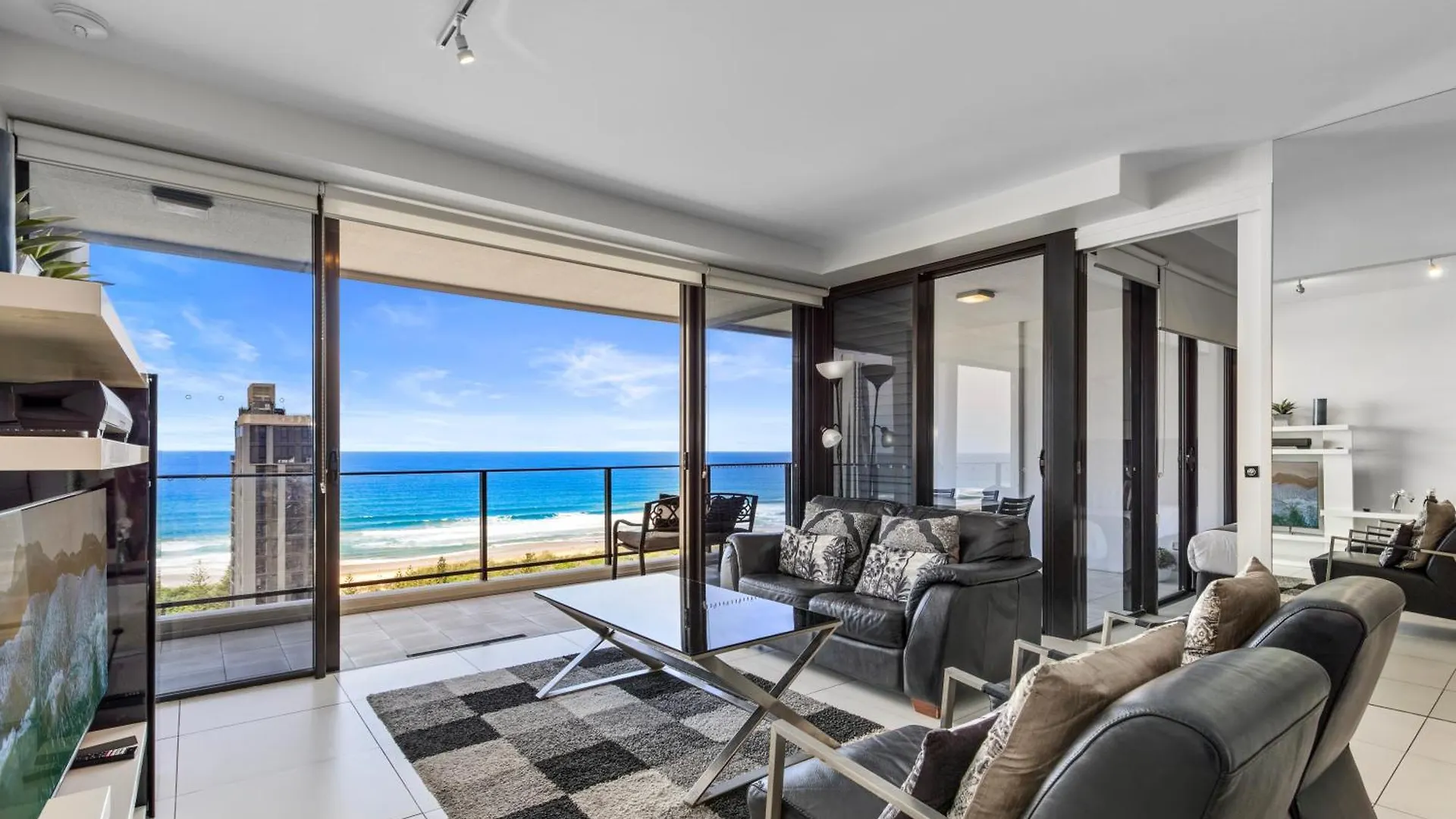 Ultra Broadbeach 4* Gold Coast