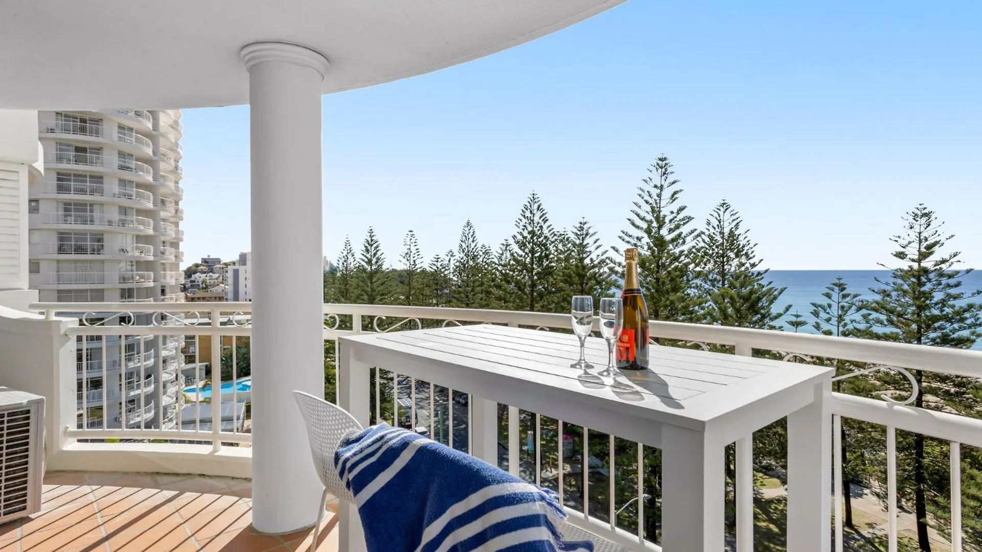 Ultiqa Burleigh Mediterranean