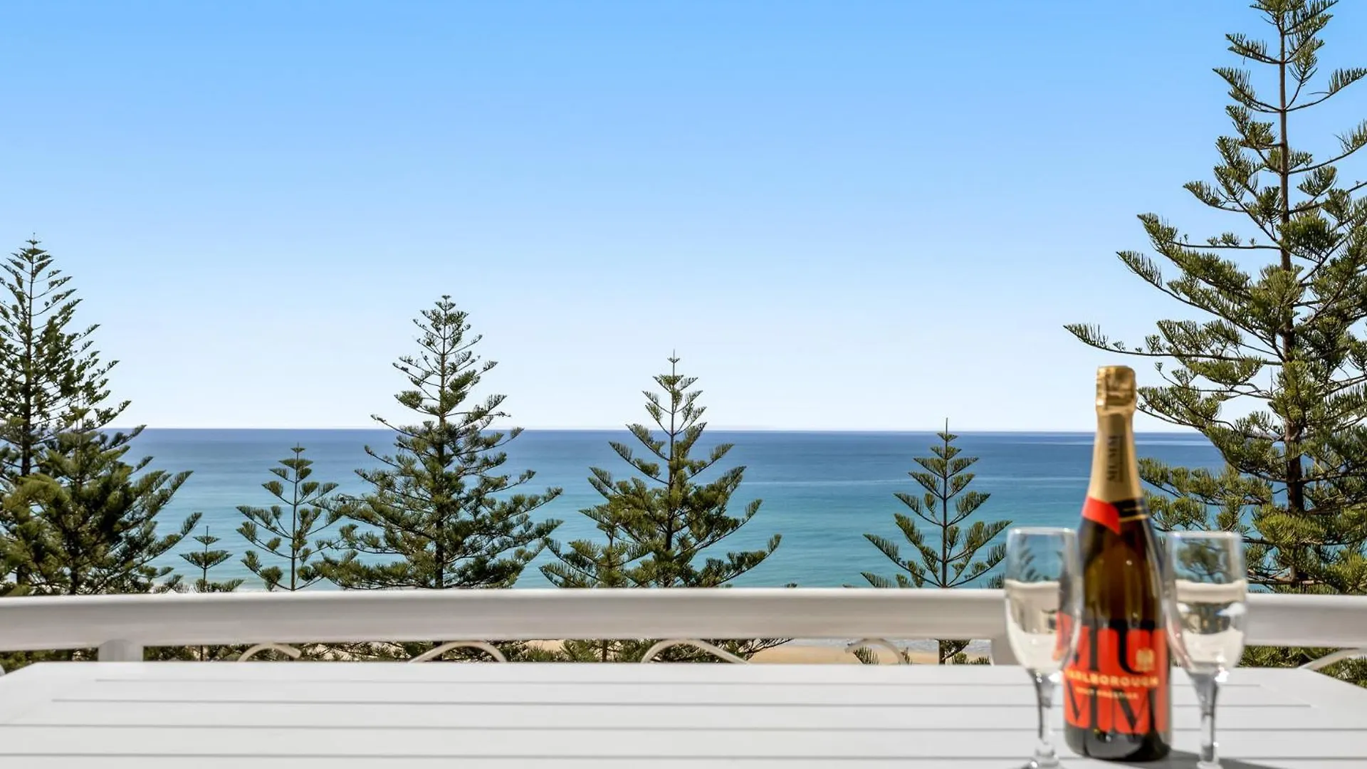 Ultiqa Burleigh Mediterranean 4* Gold Coast