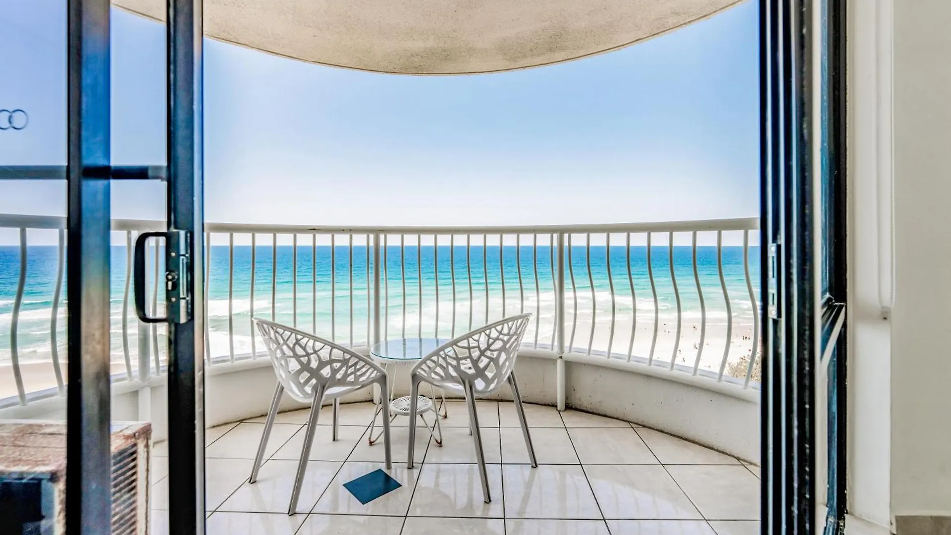 Aparthotel Olympus Beachfront Gold Coast