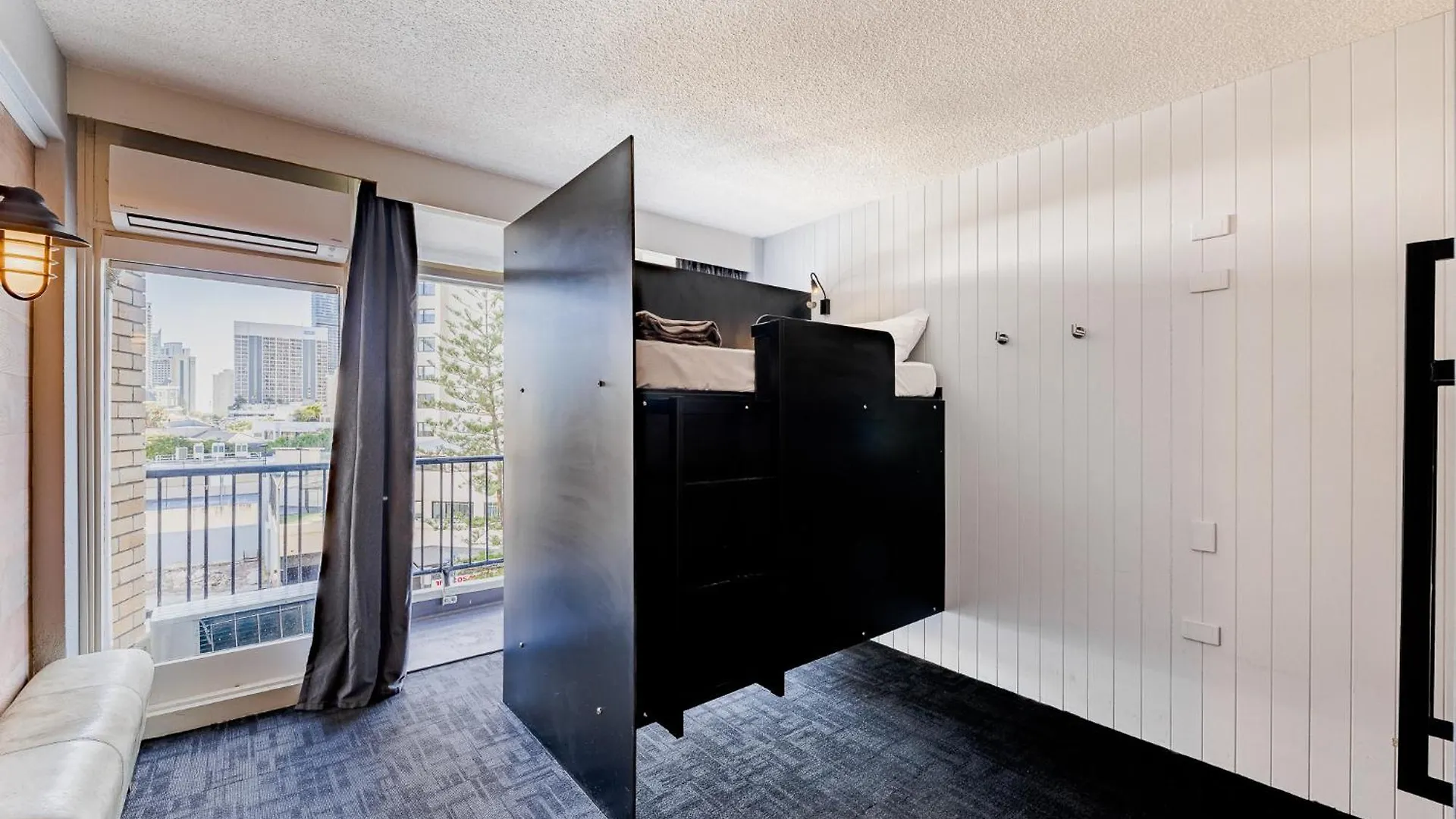 Bunk Surfers Paradise International Backpacker (adults Only) Ostello