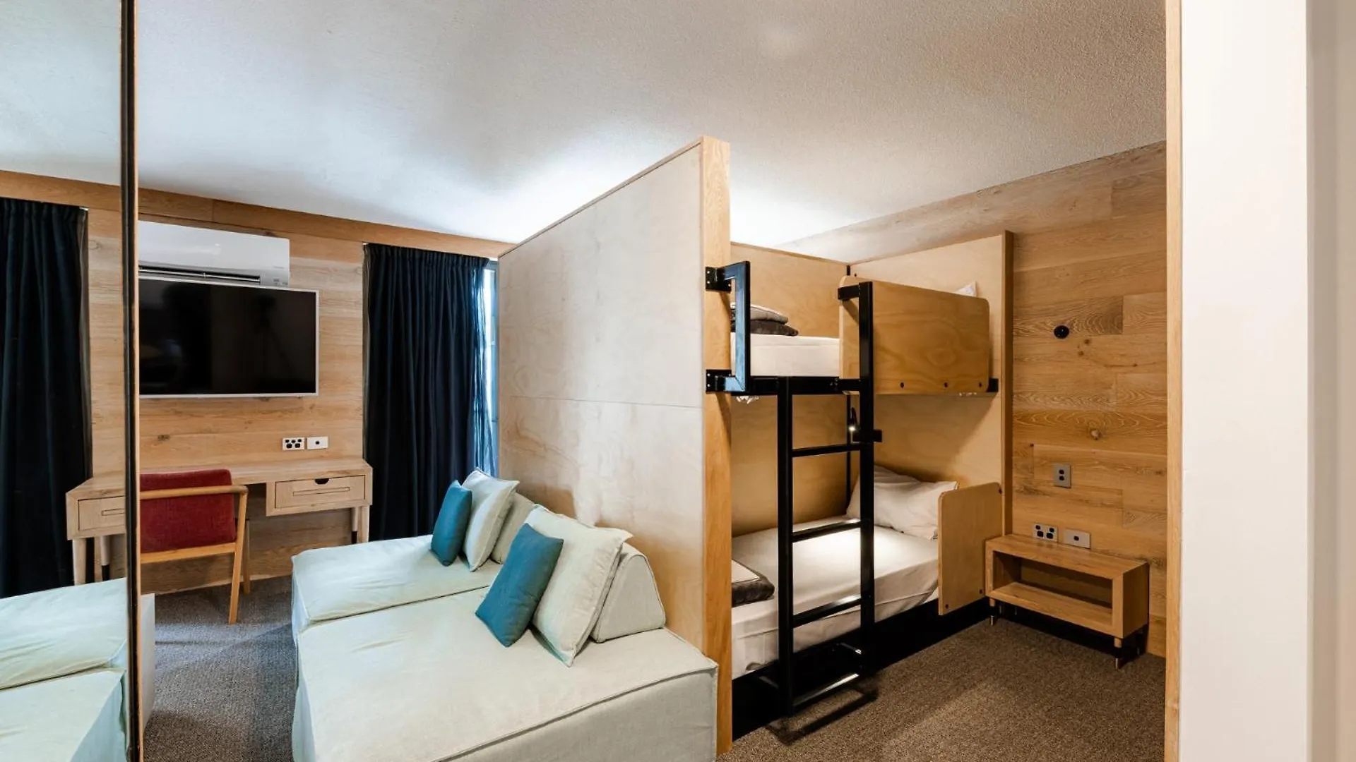 Bunk Surfers Paradise International Backpacker (adults Only)