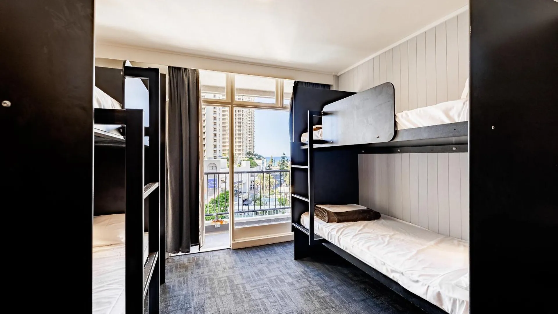 Bunk Surfers Paradise International Backpacker (adults Only) Ostello