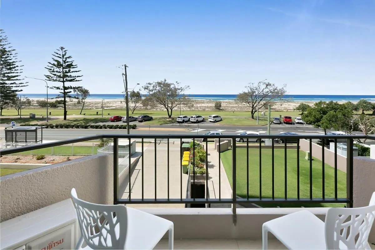 Beachfront With Balcony & Stunning Views