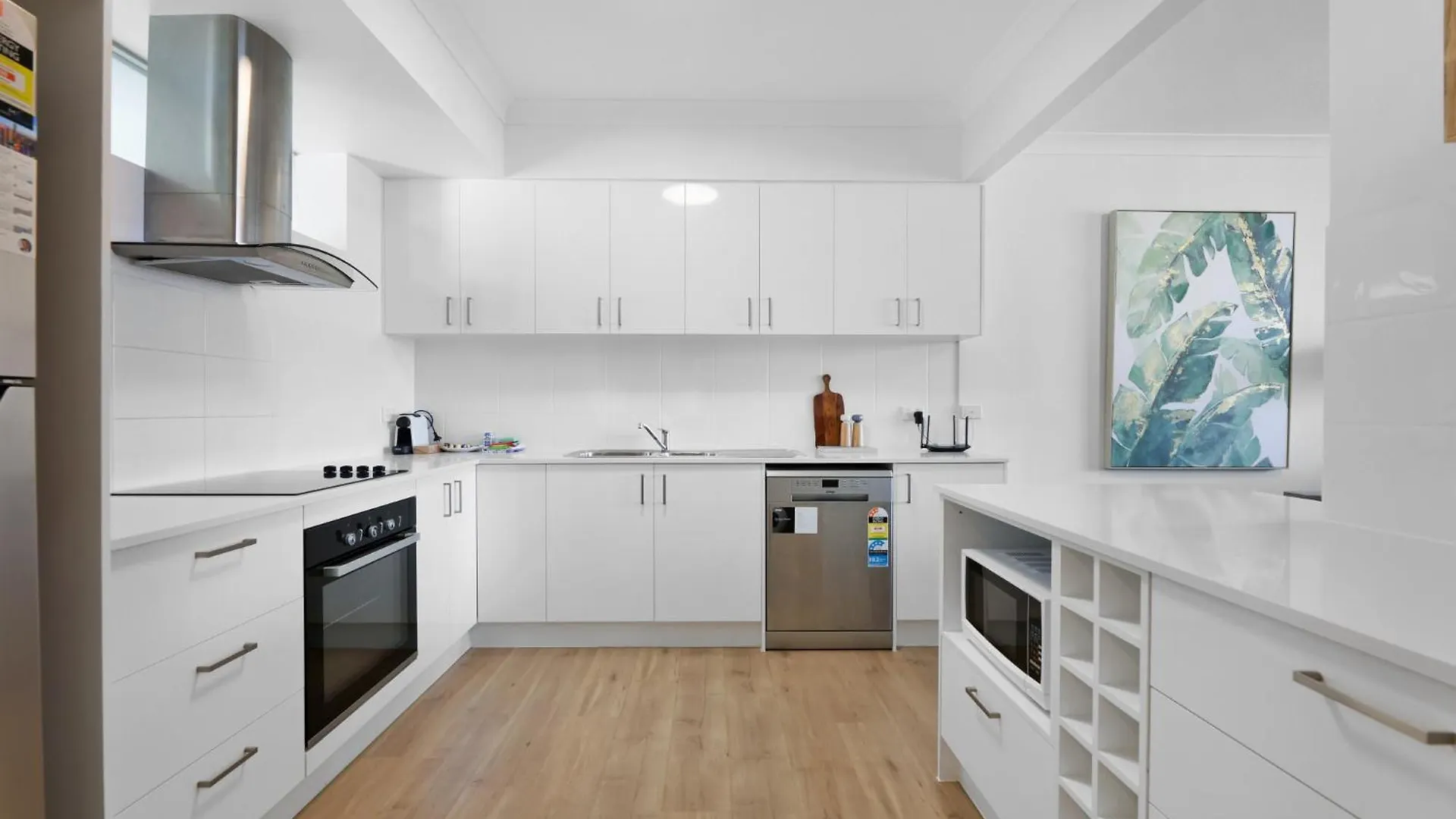 Ocean View 2-bed With Pool, Tennis Court & Bbq 아파트