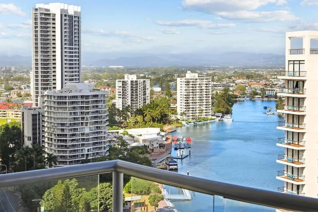 Chevron Renaissance 2 Bedroom Unit, Great Views Apartment