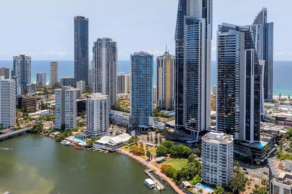 Chevron Renaissance 2 Bedroom Unit, Great Views *