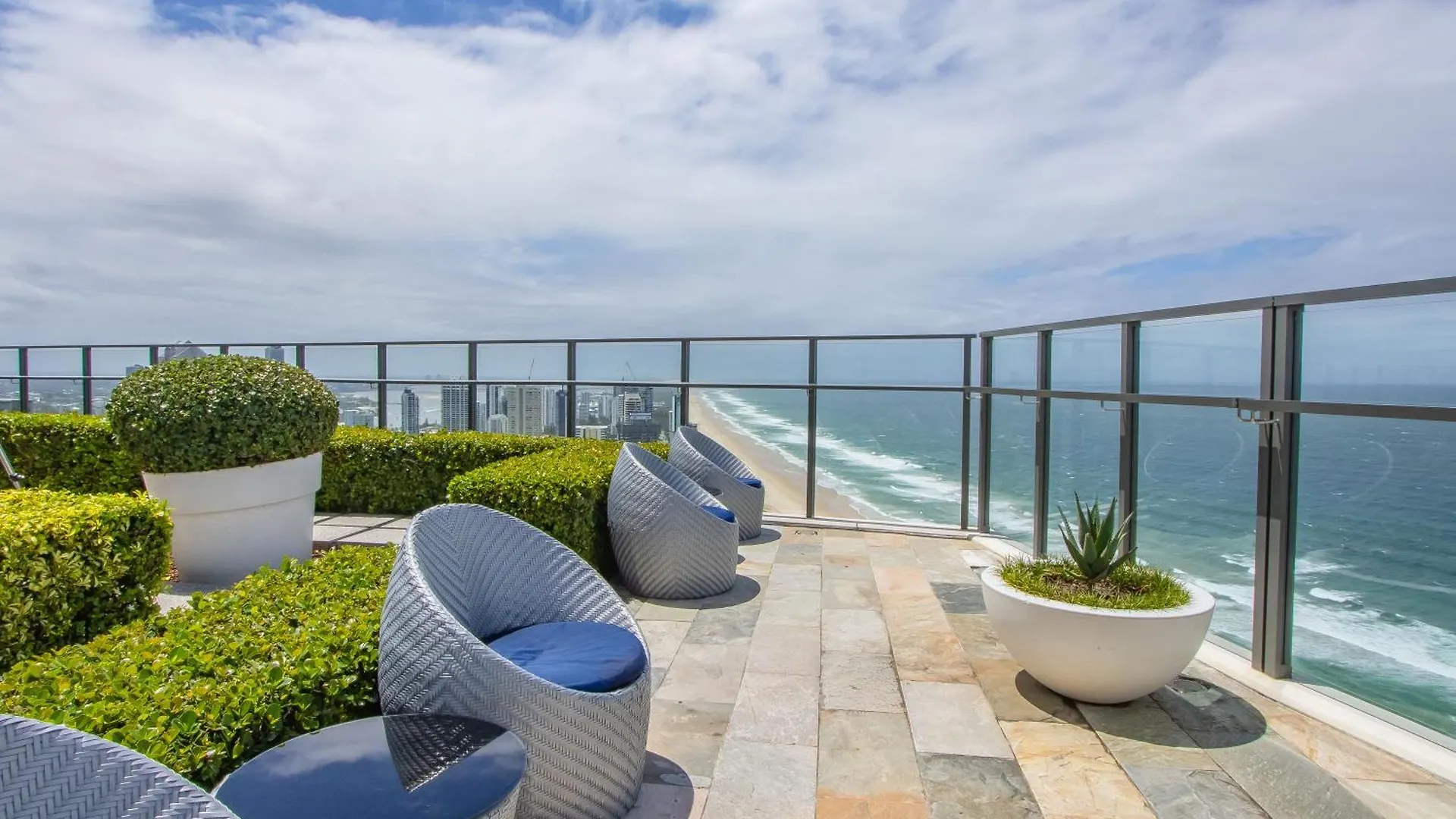 Apartment Premium Oceanfront Unit At Rhapsody Surfers Paradise