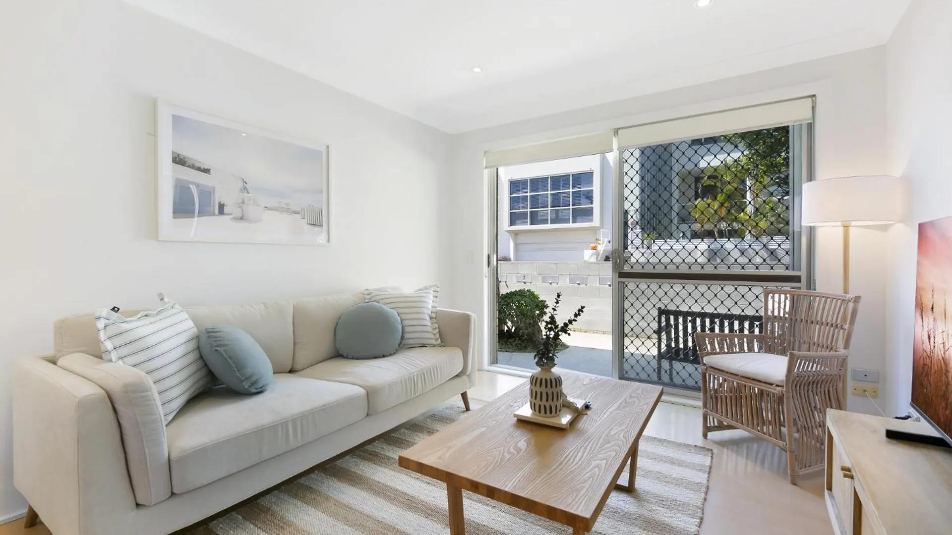 Ground Floor 2-bed Mermaid Pad With Parking Gold Coast