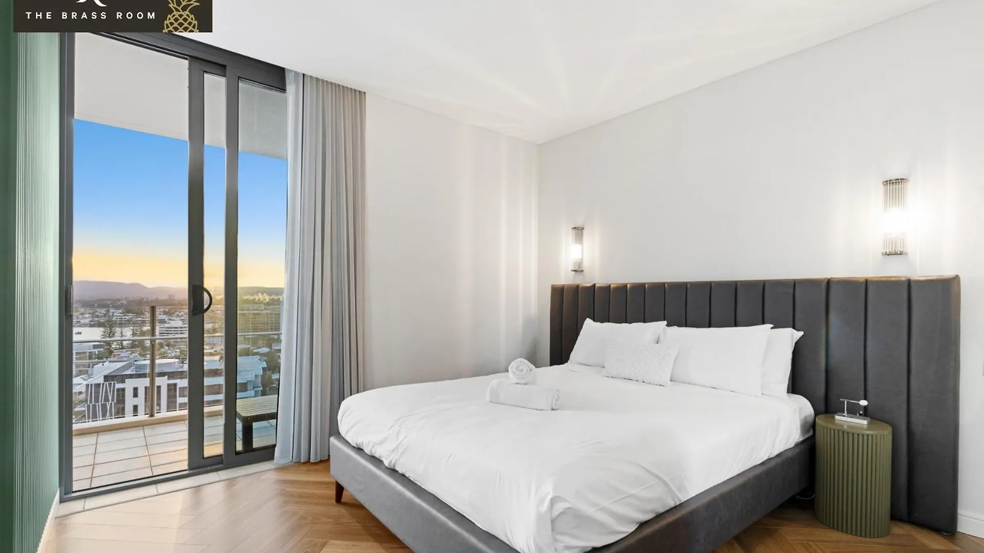 The Brass Pineapple Surfers Paradise 4217 Apartment *