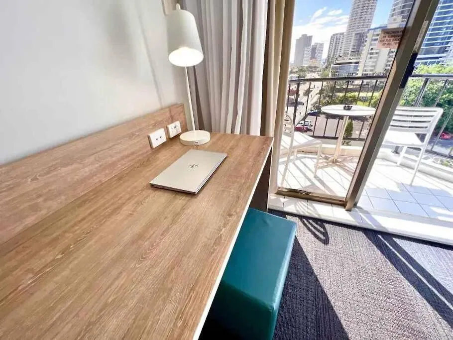 Sea Views, 150 Mtrs To Surfers Beach, Ideal Location For Surfers Paradise 아파트 *