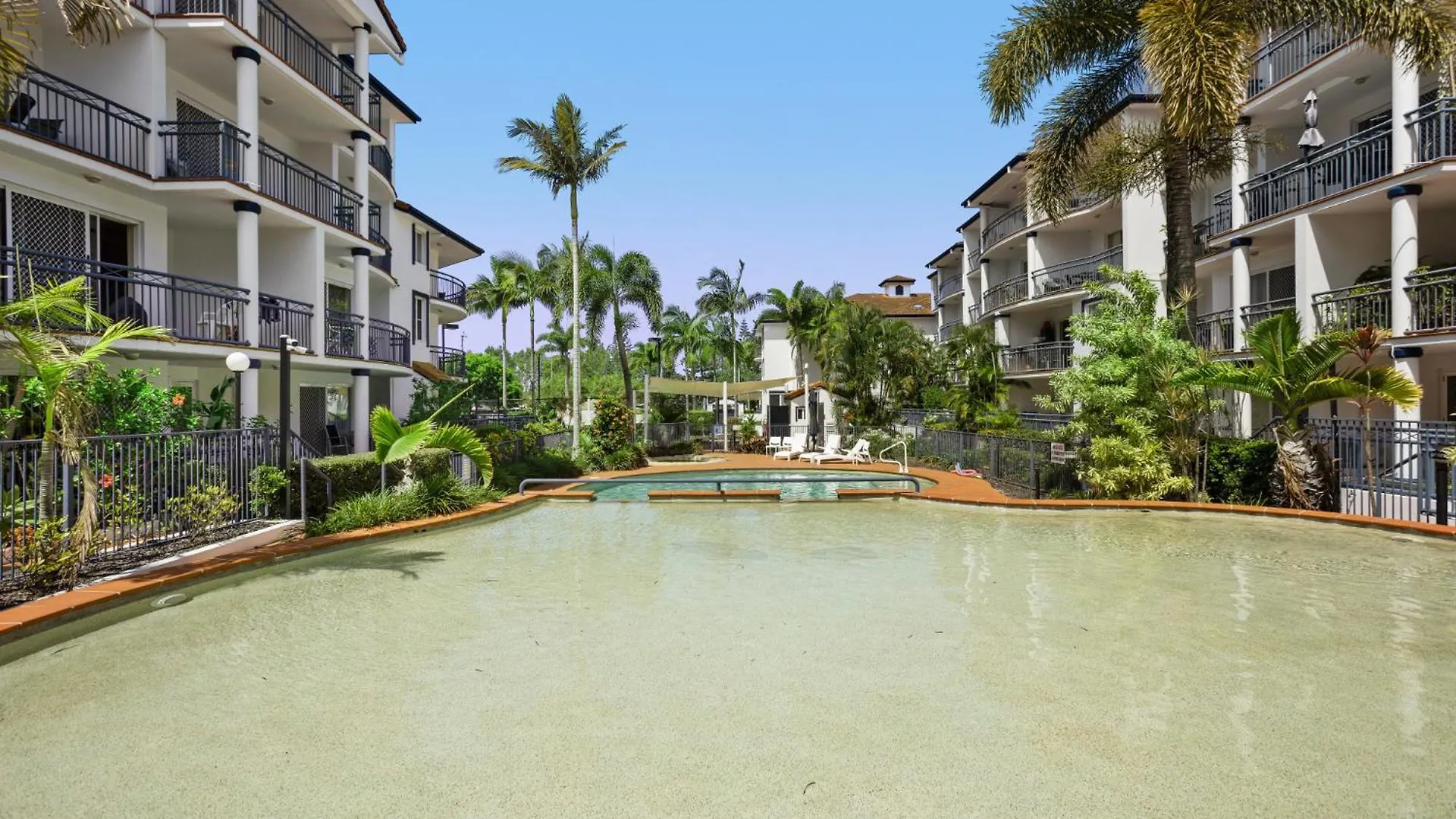 Coastal 1-bed With Pool & Tennis Court