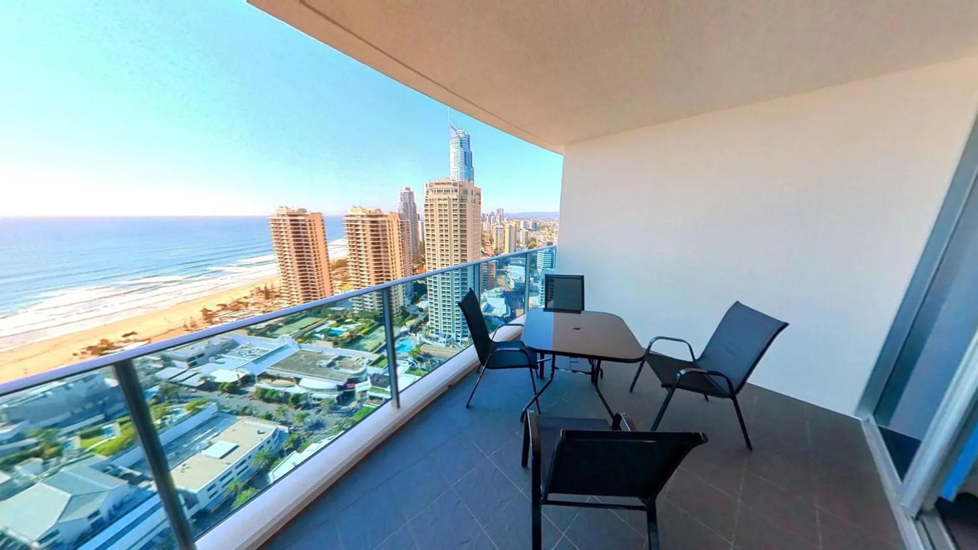 Hilton 2 Bed 2 Bath With Car Park 12704 غولد كوست