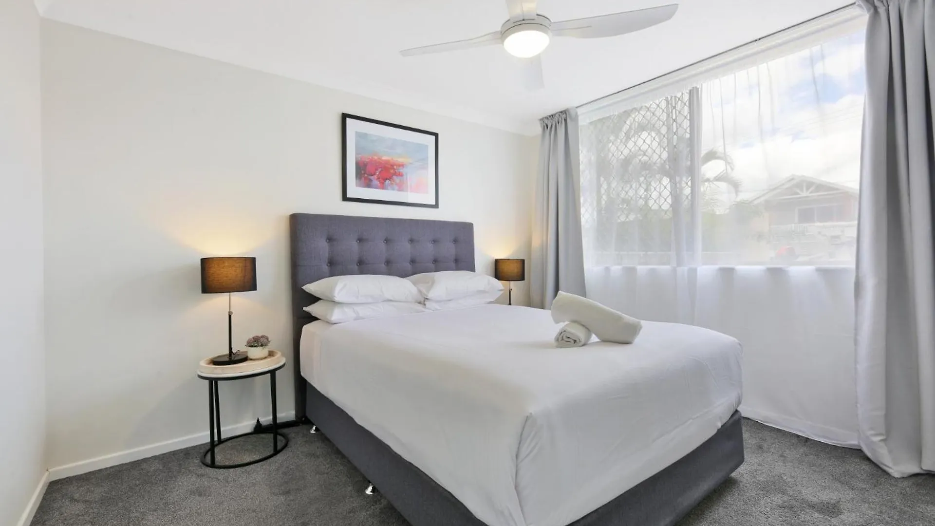 Apartman Beachside 2-bed With Parking, Pool, & Bbq *