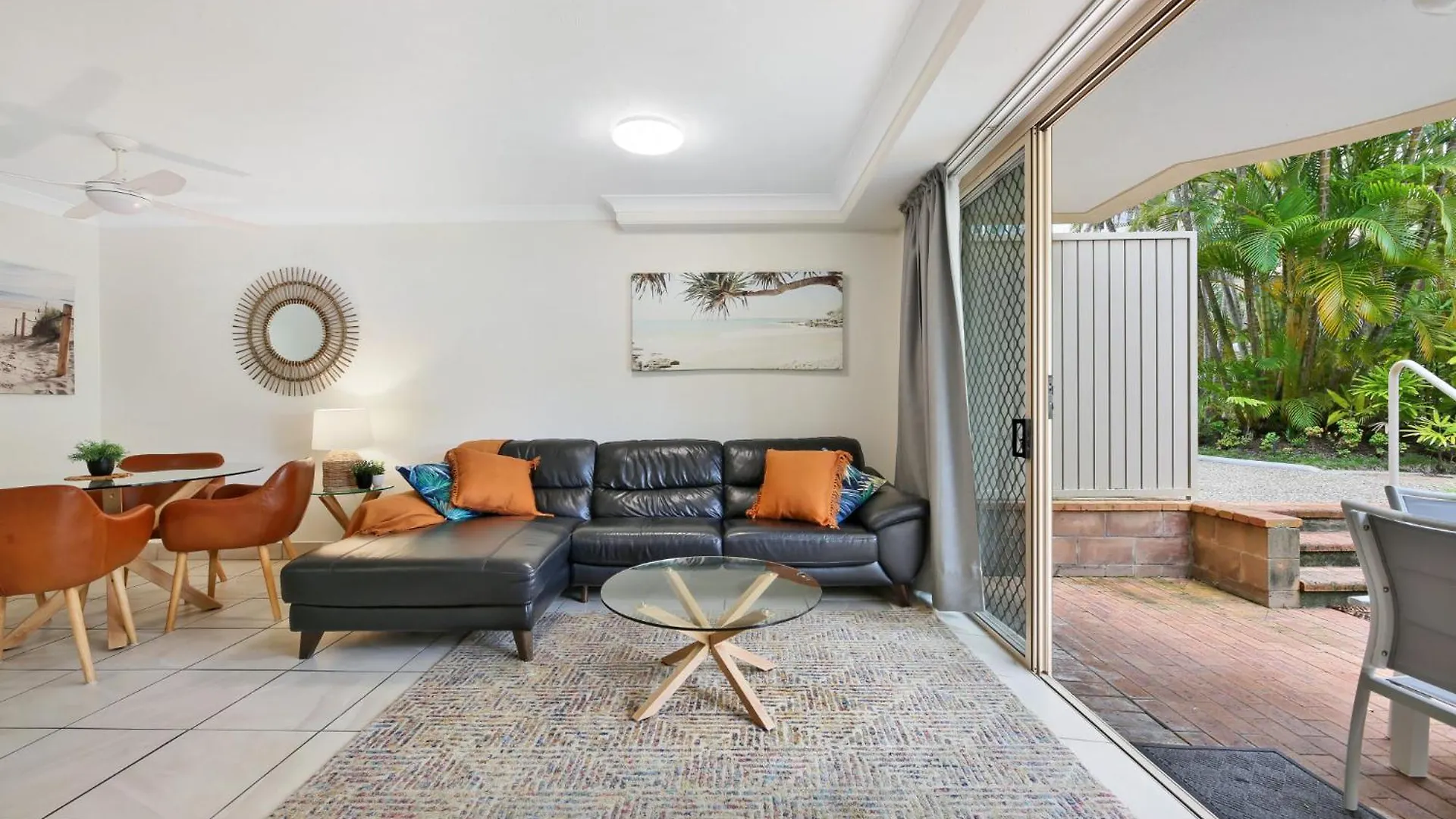 Beachside 2-bed With Parking, Pool, & Bbq