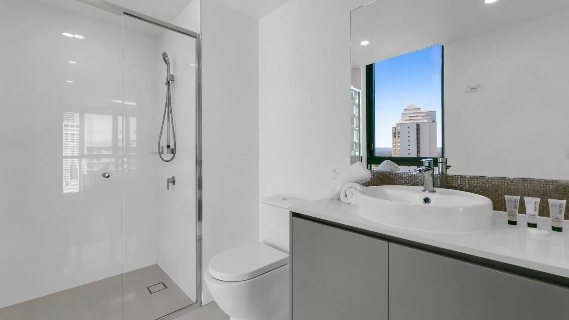 Wonderful 2-bed With Pool, Gym & Scenic Views Apartment Gold Coast