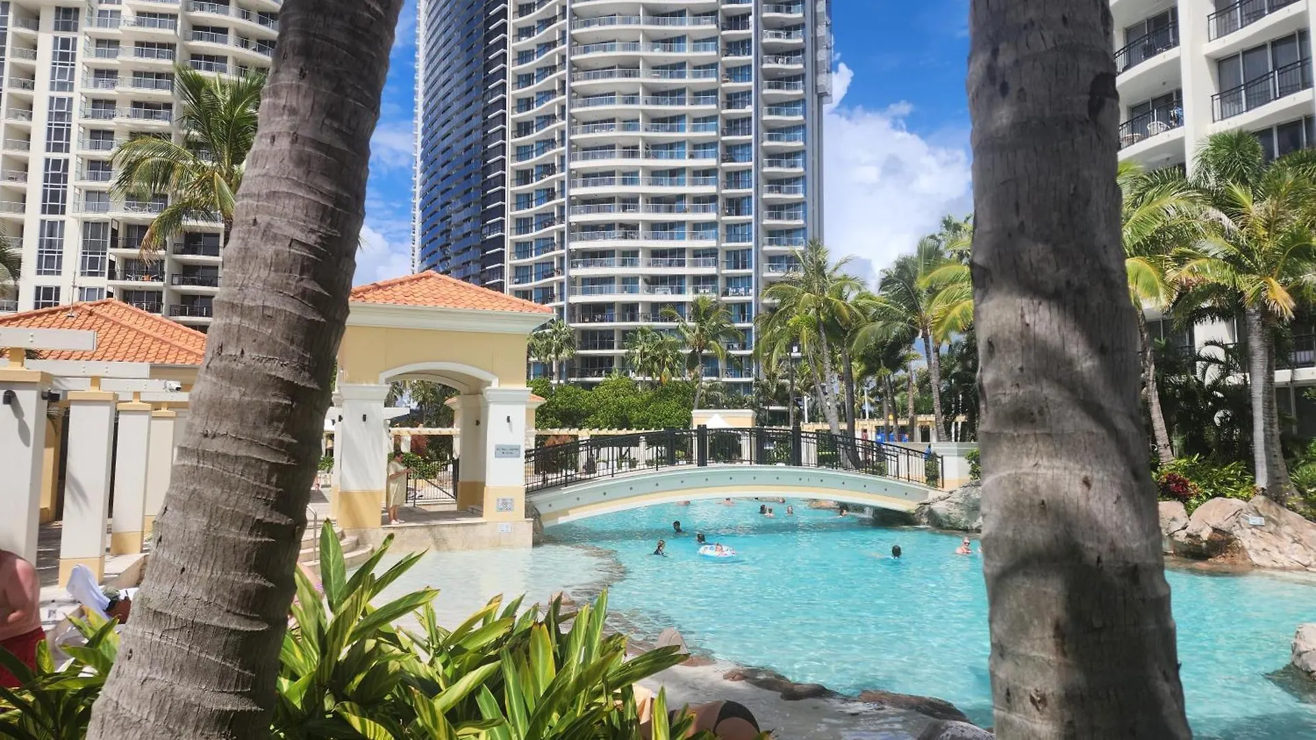 Darren Surfers Guest house