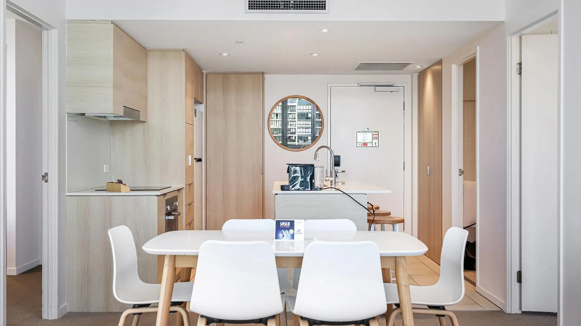 Broadbeach Oceanview Level 26 With Carpark - 4 Mins Walk To The *